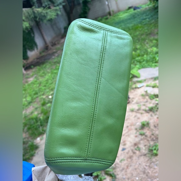 โSOLD FBโ๐ 100% Authentic Vintage Coach Buckle Bag #4157 in Leaf Green, 1997 ๐ - Picture 6 of 12